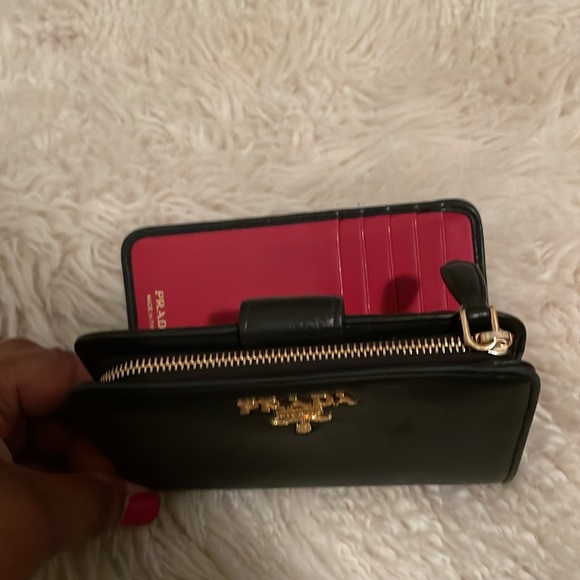 Prada Black Wallet - Picture 7 of 11